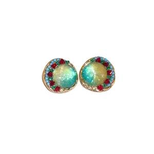 Vintage geometric round stud earrings with green resin stone and colorful bead border