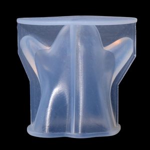 Vue détaillée du moule en silicone souple avec cavité en forme de fantôme d'Halloween