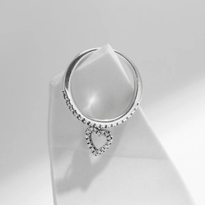 Sparkling s925 silver ring featuring a dangling heart pendant with white zircon stones