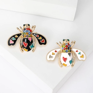 Creative Alloy Enamel Bee Brooch With Colorful Rhinestones Heart Pattern Insect Pin For Women Coat Apparel Accessories