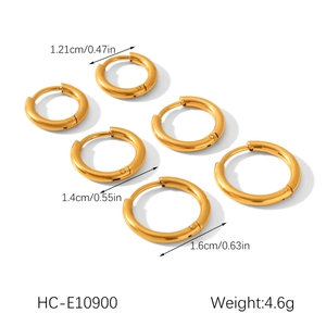 Detailed size comparison of three pairs of gold stainless steel hoop earrings in 4.6g