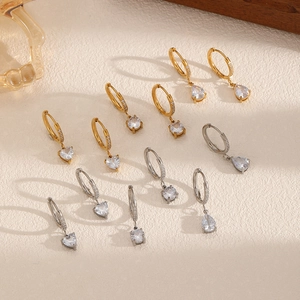 Boucles d'oreilles créoles en acier inoxydable avec pendentifs en zircone cubique