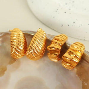 Vintage Stainless Steel Gold Plated Spiral Pleated Stud Earrings For Women Retro Croissant Shell Shaped Fashion Jewelry