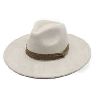 Chapeau fedora en feutre beige à large bord avec ruban élégant à pois marron
