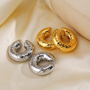 Chunky Textured Hoop Ear Clips Stainless Steel 18K Gold Plated Hollow Geometric Hammered Design For Women