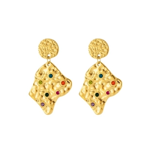 Golden heart-shaped vintage earrings with hammered texture and colorful rhinestones