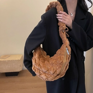 Quilted Velvet Hobo Bag Large Capacity Ruffled Shoulder Strap Cloud Style Casual Fashion Handbag For Women