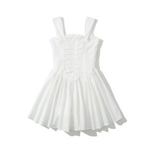 Robe courte blanche sans manches avec dos froncé et fermeture éclair, vue de dos