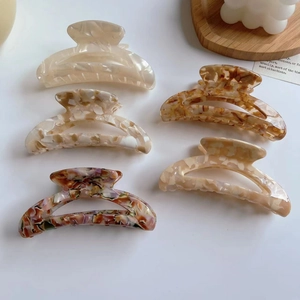 Set of 5 minimalist acetate hair claws with marble texture in assorted vintage colors