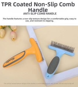 Detail of the non-slip TPR handle with ergonomic texture on a professional pet grooming rake