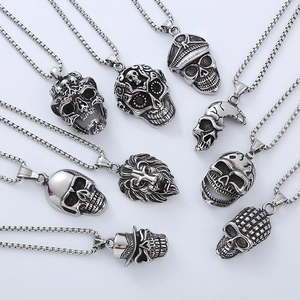 Collier Pendentif Tête de Mort Punk Vintage en Acier Inoxydable Bijoux Gothiques Hip Hop Street Style Tête de Lion pour Hommes Femmes Cadeau