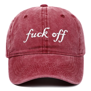 Casquette de baseball bordeaux délavée avec logo Fuck Off brodé en blanc de style vintage