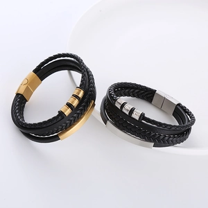 Bracciale multistrato da uomo in pelle con chiusura magnetica in acciaio oro e argento