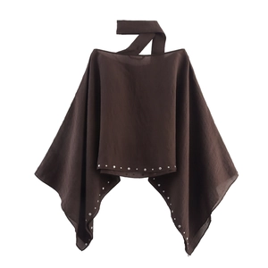 Haut poncho asymétrique marron pour femme avec col rond et détails de rivets argentés