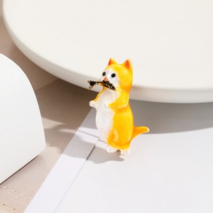 Cute Cartoon Cat Brooch Pin Alloy Enamel Kitten Holding Fish Design Novelty Animal Jewelry Women Clothing Accessories