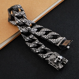 Retro punk skull head Cuban chain bracelet in silver stainless steel for men's fashion