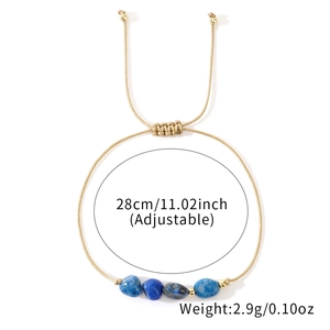 Verstellbares Armband mit blauen Natursteinen, Goldperlen und gewebter Kordel für Alltag