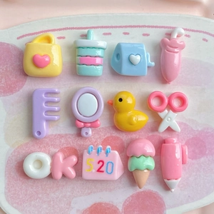 Lot de 12 breloques en résine colorées avec canard, peigne et glace pour DIY créatif