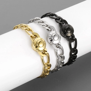 Detaillierte Ansicht von drei 10mm Edelstahl-NK-Ketten mit Magnetverschluss in Gold, Silber und Schwarz