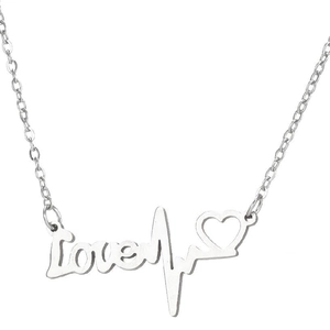 Detail der silbernen Love-Halskette mit Herzschlag-Design und zarter Kreuzkette für Damen
