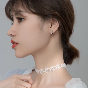 Elegant white lace flower choker with minimalist silver double-layer diamond hoop earrings