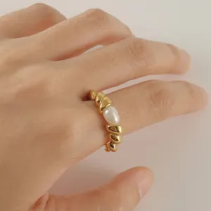 Elegant Artificial Pearl Ring Twisted Spiral Wave 18K Gold Plated Stainless Steel French Retro Jewelry For Women