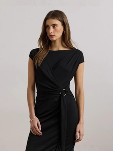 Slim fit black dress with short sleeves, boat neck and elegant waist metal ring detail