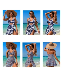 Détail d'un maillot de bain une pièce amincissant avec licou et motifs tropicaux bleus