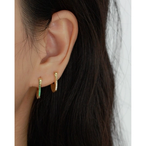 Boucles d'oreilles en argent s925 doré en U avec pierres vertes et blanches