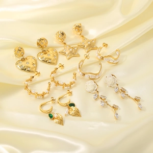 Parure de boucles d'oreilles en acier doré 18k avec cœurs étoiles et perles