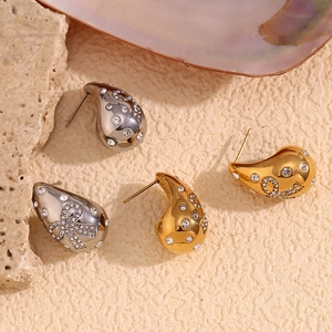 Luxury 18K gold plated stainless steel teardrop stud earrings with sparkling crystals