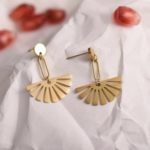 French Minimalist Stainless Steel Fan Shaped Drop Earrings For Women 18K Gold Plated Geometric Hollow Out Dangle Earrings Jewelry