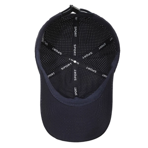 Casquette de baseball bleu marine respirante avec broderie R et structure en mesh