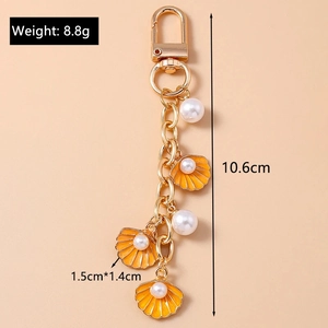Detail view of starfish keychain with dimensions 10.6cm and weight 8.8g parameters