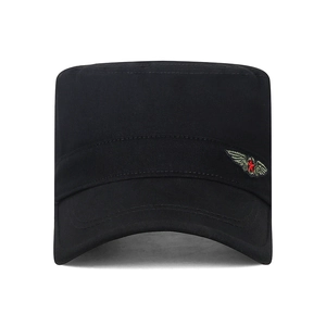 Casquette cadet noire en coton avec badge étoile brodé et design à sommet plat