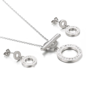Fashion stainless steel jewelry set with crystal pendant necklace and matching earrings