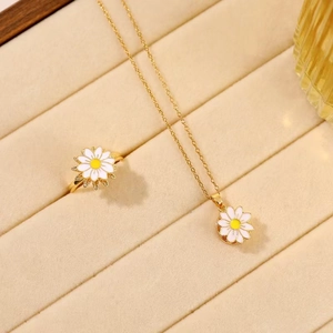 Rotatable Stainless Steel Sunflower Daisy Pendant Necklace For Women Personalized Drip Oil Rhinestone Floral Clavicle Chain Jewelry