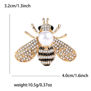 Fashion bee brooch with pearls and rhinestones on gold alloy base, 4.0cm x 3.2cm size