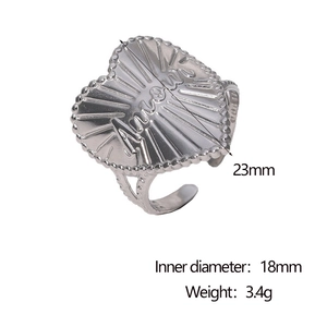 Detail shot of silver heart ring with Amore engraving and 18mm inner diameter size info