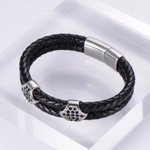 Bracciale a doppio strato in pelle intrecciata nera con chiusura magnetica in inox