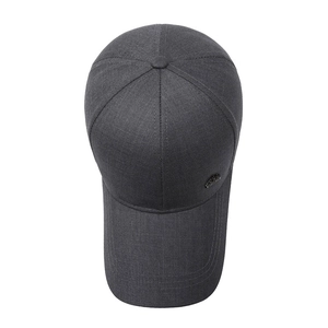 Men's dark grey baseball cap with long brim and metal logo in premium textured fabric