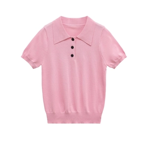Pink short sleeve knit POLO shirt for women with contrast buttons and ribbed cuffs