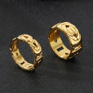 Hollow V-shape king chain couple rings in gold-plated stainless steel for Valentine's Day