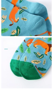 Detail showing smooth toe seam of cotton crew socks with blue lion pattern