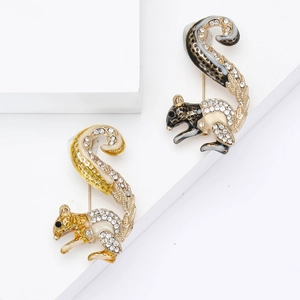 Cute Squirrel Brooch Alloy Rhinestone Enamel Animal Lapel Pin Suit Accessories Fashion Jewelry For Women Men