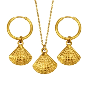 Parure de bijoux minimaliste en acier titane avec pendentif coquillage doré et boucles