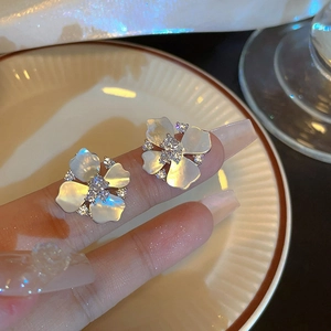 Flower Stud Earrings Mother Of Artificial Pearl Zircon Inlaid Elegant Sweet Style Women Jewelry With Silver Earring Post