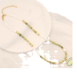 Collana di perle fatta a mano con pietre naturali e ciondolo a forma di malocchio