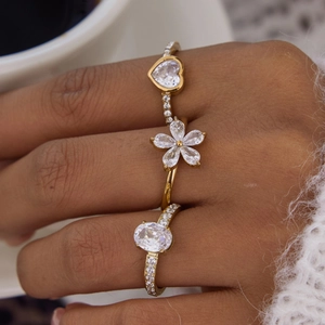 Set di anelli in acciaio inossidabile 18K con zirconi a forma di cuore e floreali