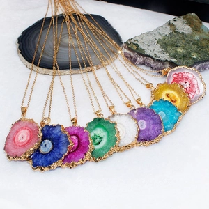 Natural Solar Quartz Achat Scheibe Anhänger Halskette Gold Plattiert Kupfer Kante Unregelmäßige Blumenform Damen Schmuck